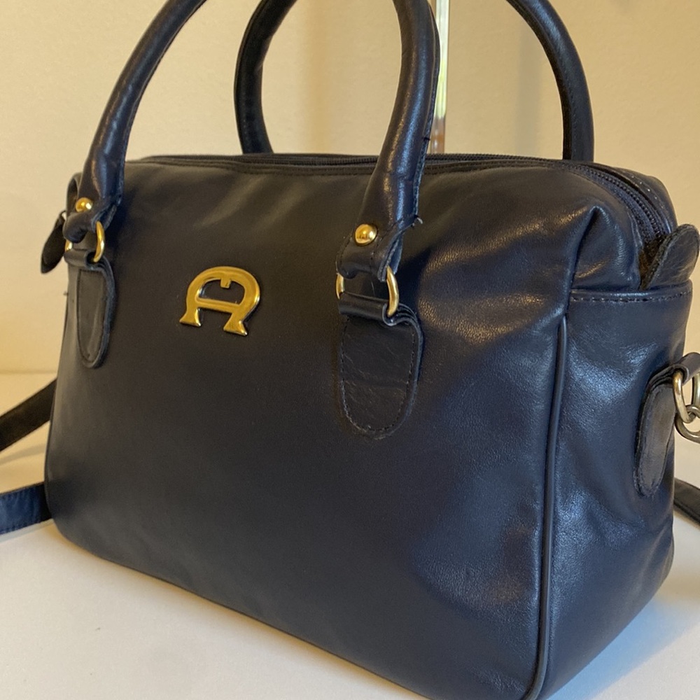 Etienne Aigner vintage Navy Leather Satchel Handbag with Gold Hardware - Picture 16 of 16